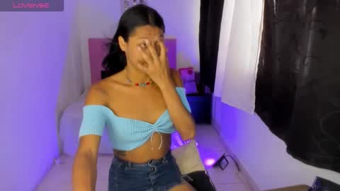 issa_kitty online show from October 2025 07:01:02 PM