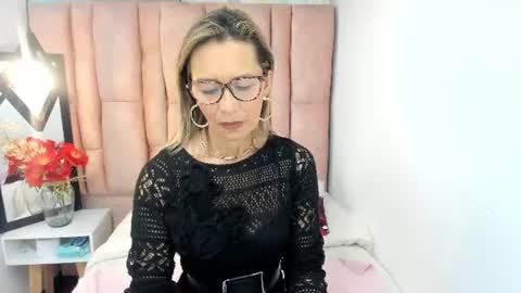 ISSA MILF online show from July 2026 04:13:01 PM