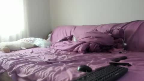 Snapshot of issabelle_69 chatting on June 2026 04:47:01 AM Issabelle online show from June 2026 04:47:01 AM