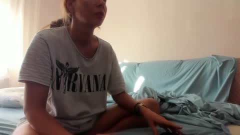 Snapshot of issabelle_69 chatting on July 2026 04:42:01 AM Issabelle online show from July 2026 04:42:01 AM