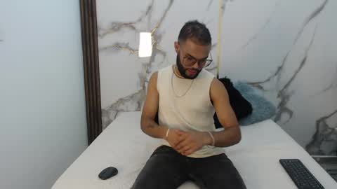 Issack online show from April 2026 03:06:02 AM