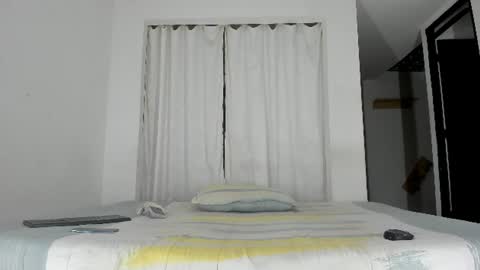Snapshot of issalovexxx chatting on June 2026 06:48:02 AM Isabella online show from June 2026 06:48:02 AM
