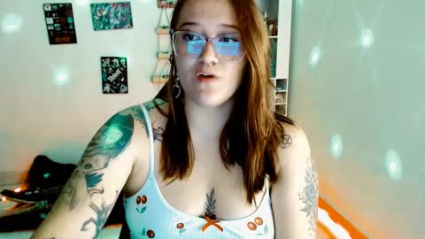 Snapshot of issis_demon chatting on February 2025 05:34:01 AM Yiz online show from February 2025 05:34:01 AM