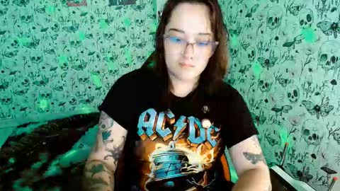 Yiz online show from March 2026 04:51:02 AM