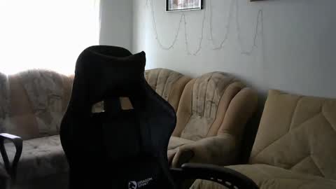 IsXLoves online show from February 2025 10:51:02 AM