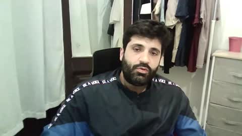 italianboybcn online show from October 2025 09:38:02 PM