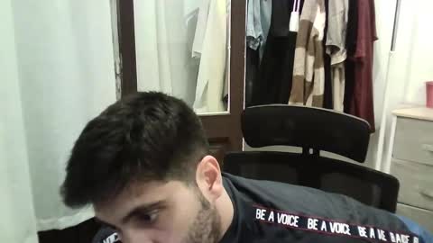 italianboybcn online show from November 2025 11:15:01 PM