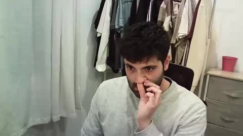 italianboybcn online show from November 2025 06:54:01 PM