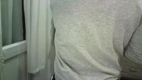 italianboybcn online show from November 2025 06:54:01 PM