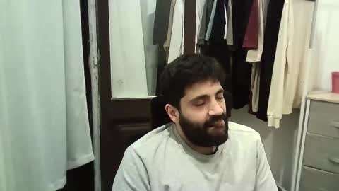 italianboybcn online show from December 2025 06:58:01 PM