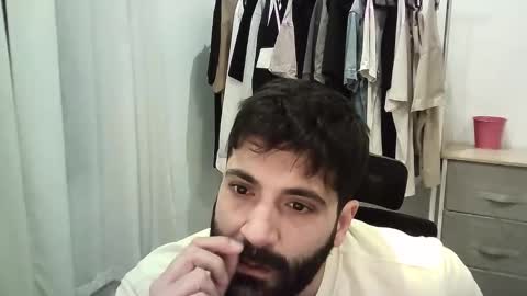 italianboybcn online show from January 2026 06:38:02 AM