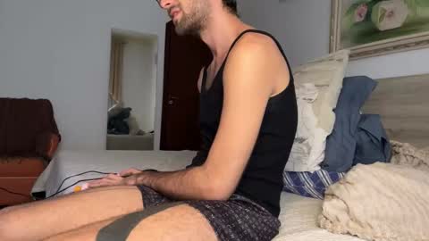 Italian Boy online show from December 2025 08:15:02 PM