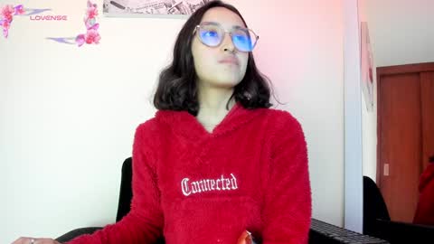 Snapshot of its__angelica_ chatting on January 2025 03:40:01 AM Angelica online show from January 2025 03:40:01 AM