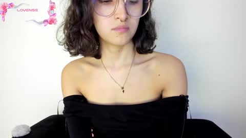 Snapshot of its__angelica_ chatting on January 2025 06:51:01 PM Angelica online show from January 2025 06:51:01 PM