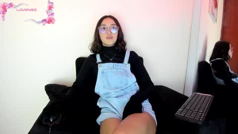 Snapshot of its__angelica_ chatting on January 2025 02:07:02 AM Angelica online show from January 2025 02:07:02 AM