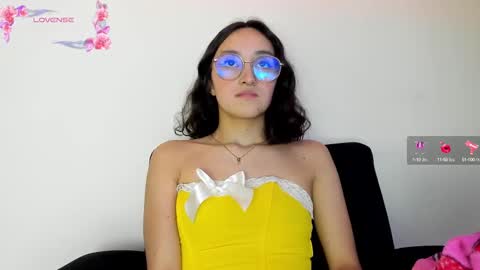 Snapshot of its__angelica_ chatting on February 2025 10:21:02 PM Angelica online show from February 2025 10:21:02 PM