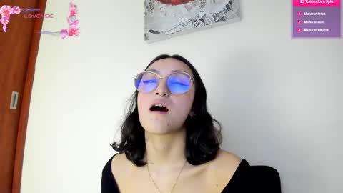 Snapshot of its__angelica_ chatting on February 2025 02:12:02 AM Angelica online show from February 2025 02:12:02 AM