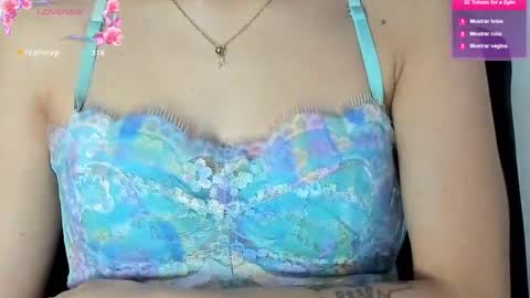 Snapshot of its__angelica_ chatting on February 2025 04:18:02 AM Angelica online show from February 2025 04:18:02 AM