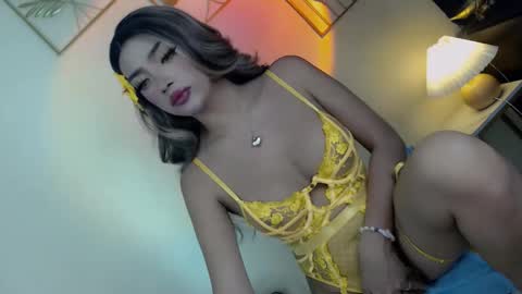 Snapshot of its_me_hedone chatting on September 2025 05:31:01 AM Pixie online show from September 2025 05:31:01 AM
