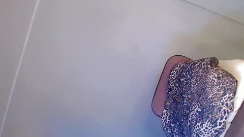 KellyPuth online show from February 2025 09:16:01 AM