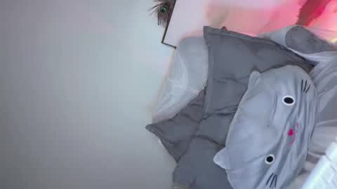Snapshot of its_me_kelly chatting on May 2026 07:25:01 AM KellyPuth online show from May 2026 07:25:01 AM