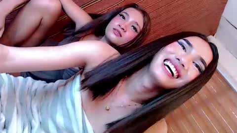 Snapshot of its_me_luna1111 chatting on June 2026 12:32:02 AM its_me_luna1111 online show from June 2026 12:32:02 AM
