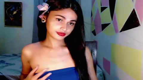 Snapshot of its_mirabel chatting on June 2026 12:55:02 AM MIRABEL online show from June 2026 12:55:02 AM