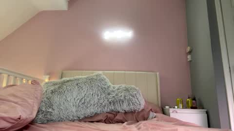 Lola online show from February 2025 03:21:01 PM