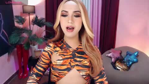 Snapshot of itsmesofiaa69 chatting on October 2025 04:36:02 PM Sofia online show from October 2025 04:36:02 PM