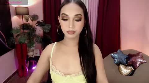 Snapshot of itsmesofiaa69 chatting on November 2025 06:52:02 PM Sofia online show from November 2025 06:52:02 PM