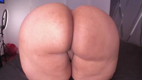 Moon online show from April 2026 08:57:02 PM