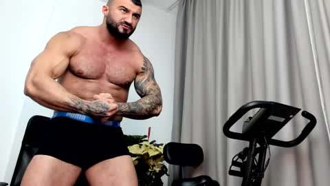 Snapshot of iustinmucle95 chatting on December 2024 10:05:01 PM iustinmucle95 online show from December 2024 10:05:01 PM