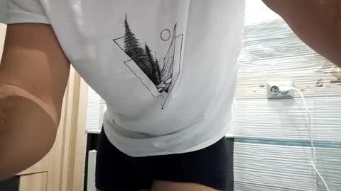 Mickey online show from December 2025 03:33:01 AM