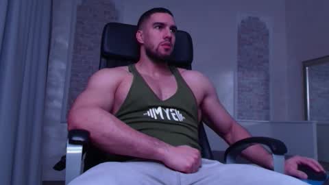 IvanHydee online show from October 2025 04:45:01 AM