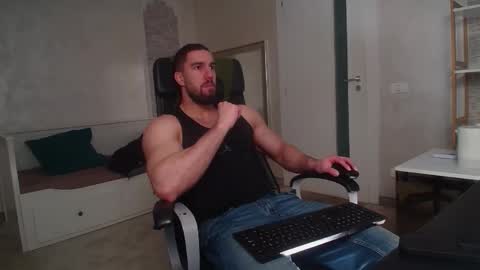 Snapshot of ivanhydee chatting on February 2026 05:50:02 AM IvanHydee online show from February 2026 05:50:02 AM