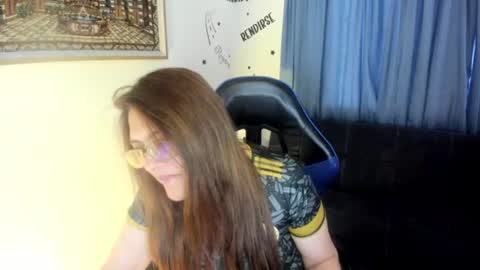 Snapshot of ivette_shaira chatting on July 2026 12:09:01 PM IVETTE online show from July 2026 12:09:01 PM
