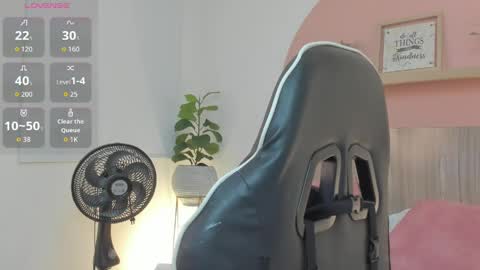 I V E T T E online show from April 2026 07:41:01 PM