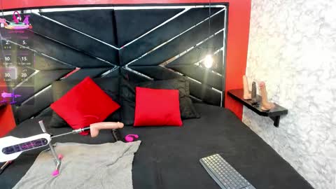 Ivis  online show from November 2025 12:16:02 PM