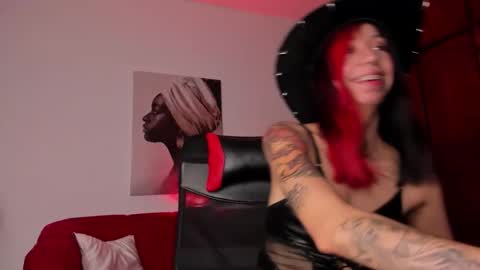 Ivonne  online show from December 2025 02:33:01 PM