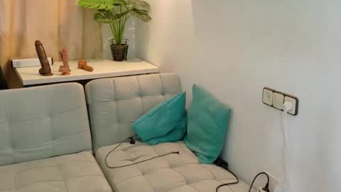 ivonneanddom online show from October 2025 10:11:02 AM