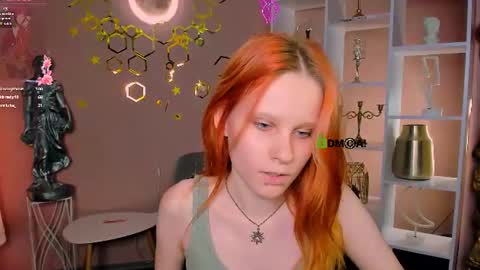 Snapshot of ivy_frost chatting on June 2026 03:39:02 PM Ivy online show from June 2026 03:39:02 PM