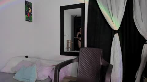 I V Y online show from April 2026 02:47:01 AM