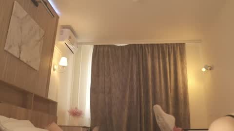 Snapshot of ivy_whyte chatting on April 2026 03:19:01 AM Ivy online show from April 2026 03:19:01 AM