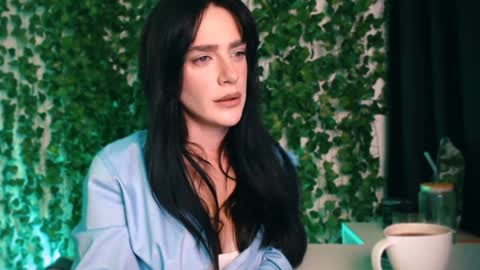 Miss Ivy online show from December 2024 04:25:01 PM