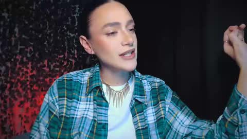 Miss Ivy online show from March 2025 06:45:02 PM