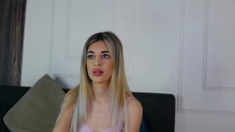 Snapshot of ivylustt chatting on June 2026 05:34:02 AM IvyLustt online show from June 2026 05:34:02 AM