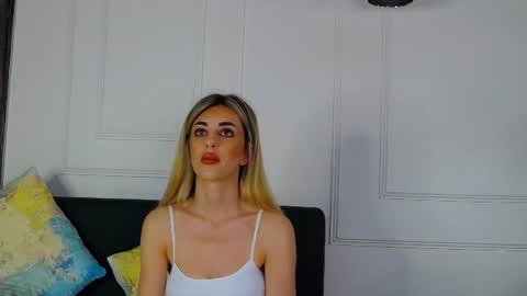 Snapshot of ivylustt chatting on June 2026 05:34:01 AM IvyLustt online show from June 2026 05:34:01 AM