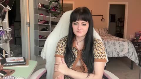 Snapshot of ivyminxxx chatting on January 2025 07:37:01 PM Ivy Minxxx online show from January 2025 07:37:01 PM