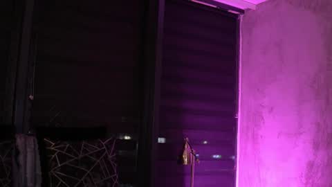 IvyRowa online show from November 2025 06:28:02 PM