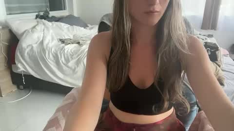 ivysagex online show from November 2025 07:19:02 AM